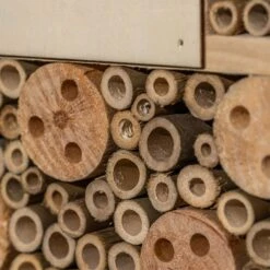 Insektenhotel Mit Spitzdach Aufhängung Ganzjährig Bewohnbar Holz -Garten Store 10038022 yy 0004 logo