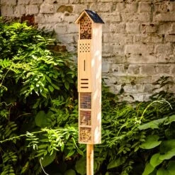 Insektenhotel Mit Erdspieß Ganzjährig Bewohnbar Holz 9 Insektenhotel Mit Erdspieß Ganzjährig Bewohnbar Holz -Garten Store 10038033 yy 0004 logo
