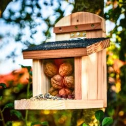 Futterhaus Für Eichhörnchen Flachdach Zedernholz Bitumen Unbehandelt -Garten Store 10038115 yy 0003 logo